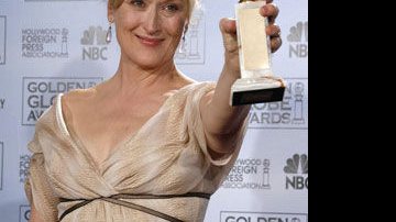 Meryl Streep fatura estatueta... - Fotos: Reuters
