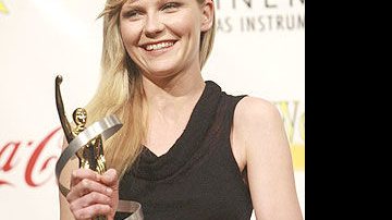 Kirsten Dunst recebe prêmio... - Foto: Reuters