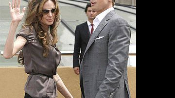 Angelina Jolie agita Cannes... - Fotos: Reuters