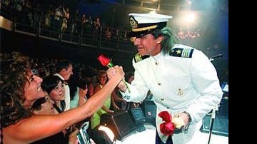 No navio Costa Victoria, Roberto fez seis shows para 4.500 fãs, que ainda puderam assistir aos filmes estrelados por ele, a palestras e desfiles.
