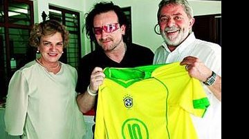 D. Marisa e Lula com Bono â¬" levado pelo ministro Gilberto Gil. Fãs do irlandês na Granja do Torto.