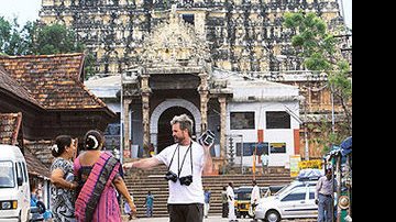Em Trivandrum, com suas três câmeras, Wanderley se foca no elemento humano antes de registrar a arquitetura exótica