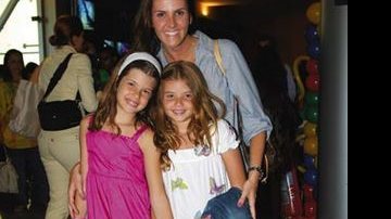 Lizandra Souto leva a filha Yasmin e a amiga Caroline para o cinema no Rio - Carol Feichas e Bruno Barriguelli/B.A R