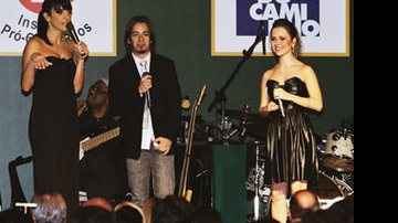 Ivete Sangalo canta com Junior Lima e Sandy
