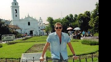 Em sua primeira viagem a Buenos Aires, Dalton Vigh se encanta com a Basílica N. S. do Pilar, na Recoleta. - César Alves