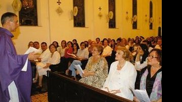 Padre Antônio José de Moraes celebra a missa de Ação de Graças na Igreja Nossa Senhora do Brasil - Mariana Vianna/A7 Fotografia