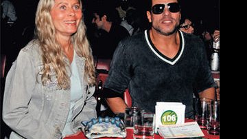 Maurício divide mesa no Canecão, Rio, com Vera - Ivan Faria