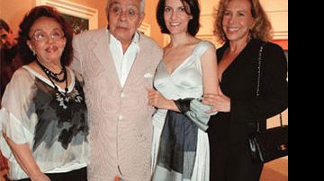 Entre a irmã, Lupe Gigliotti, e a mulher, Malga di Paula, Chico Anysio recebe Arlete Salles - Ivan Faria