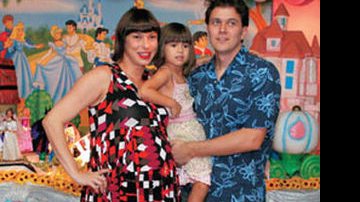 Com os pais, Maria Luiza festeja com o tema princesas. - Gil Rodrigues