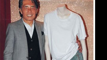 O simpático estilista japonês Kenzo Takada entra na brincadeira e monta um look básico. - João Passos/ Brasil Fotopress, Luiz Fabio Miranda