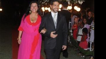 Regina Casé e Estevão: padrinhos de casamento dois dias antes do acidente - Adré Durão