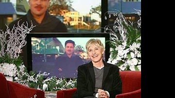 Brad Pitt em sua participação via satélite no talk show de Ellen DeGeneres - Reprodução/Reprodução