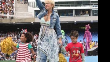 Xuxa no palco do Maracanã - Onofre Veras / AgNews