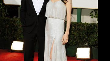 Brad Pitt e Angelina Jolie, de Versace - Reuters