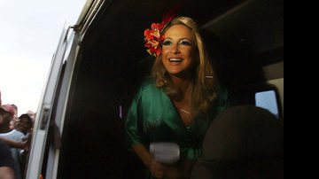 Claudia Leitte chega ao trio elétrico no primeiro dia de carnaval em Salvador, no circuito Barra-Ondina - Thiago Teixeira/Divulgação