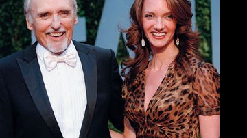 O ator Dennis Hopper e sua mulher, Victoria Duffy, também marcam presença na badalada celebração da Vanity Fair, no Sunset Tower Hotel. - REUTERS