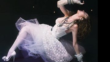 Lindsay Lohan se veste de Madonna em ensaio fotográfico - Reprodução/Reprodução