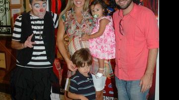 Joana Prado leva os filhos para ver palhaço no Rio - Ivana Mascarenhas / Divulgação