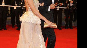 Grazi Massafera e Cauã Reymond no red carpet de Cannes - Getty Images