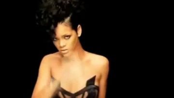 A sensualidade de Rihanna em videoclipe - Reprodução