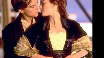 Leonardo DiCaprio e Kate Winslet, em Titanic - Reprodução