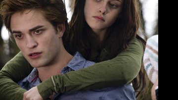 Robert Pattinson e Kristen Stewart, em O Crepúsculo - Reprodução