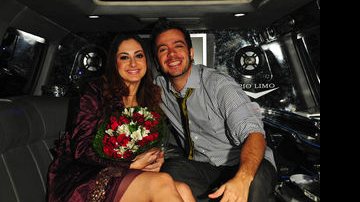 Max e Francine em clima de Dia dos Namorados, na limusine oferecida pelo Portal CARAS para que o casal passeasse pelo Rio de Janeiro - Renato Velasco