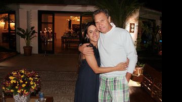 Mariana Malucelli e Joel Malucelli, prima e pai da aniversariante Júlia - Cíciro Back