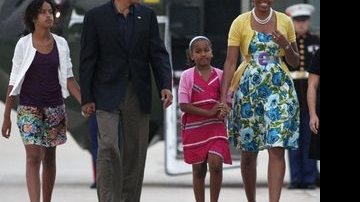 Barack Obama, Michelle Obama e as filhas Sasha e Malia na base da Força Aérea Americana, perto de Washington - Reuters