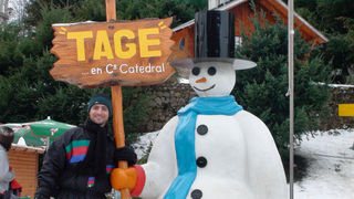 Lorenzo brinca com boneco de neve em Bariloche - Arquivo Pessoal