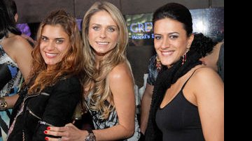 A vocalista Juliana Barbosa, Gisele Fuchs e Mariana Malucelli - NAIDERON JR