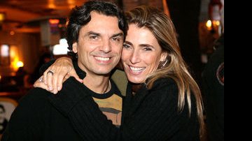O ex-piloto e DJ Raul Boesel com sua esposa Deborah Cesco - Fernando Oliveira