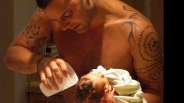 Ricky Martin com o bebê - Reprodução