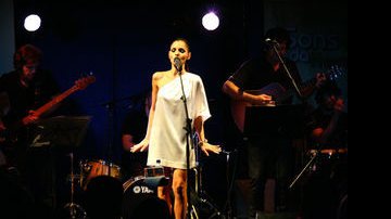 Aline Muniz em show no Tom Jazz em São Paulo - Divulgação