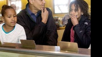 Barack Obama e suas filhas Malia e Sasha - Reuters