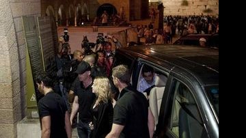 Madonna e Jesus Luz visitam o Muro das Lamentações, em Israel - REUTERS