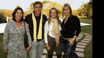 <B>Beth, Magrini, Cynthia e Fabricia no Chá Colonial. - LIANE NEVES, MARTIN GURFEIN E VIVIAN FERNANDEZ