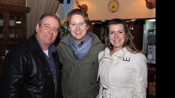 Ivan Cascaes, Leo Coelho e Juanita Agostini - Divulgação