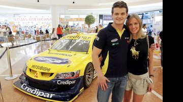 O piloto Lico Kaesemodel e a namorada, Giuliana Lucchesi - Diego Pisante