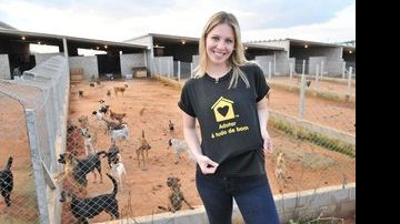 Ana Carolina visita abrigo de cães em São Paulo - Divulgação/João Sal