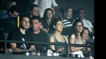 Ronaldo e Bia Antony assistem ao show de Wanessa ao lado do marido da cantora, Marcus Buaiz - Orlando Oliveira / AgNews