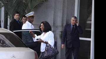 Glória Maria saindo do Hotel Copacabana Palace - AgNews