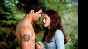 Jacob (Taylor Lautner) e Bella (Kristen Stewart) - Divulgação / Paris Filmes