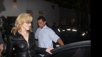 Madonna sorri para os fotógrafos - Felipe Panfili e Wallace Barbosa/AgNews