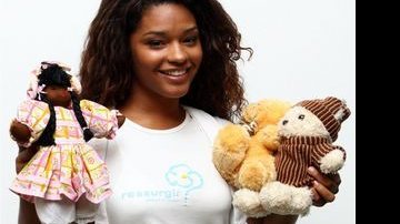 Juliana Alves abraça a campanha Brinquedo Solidário - Carlos Zambrotti / AgNews