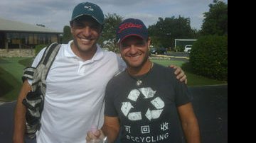 Rodrigo Lombardi e Rubens Barrichello jogam golfe na Flórida