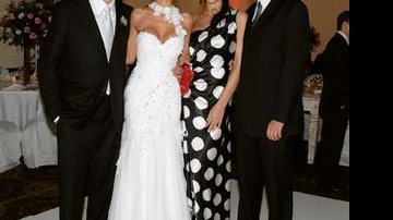 O casal com Rafaela, Miss Brasil 2006, e o noivo dela, Dênis. - LIANE NEVES / LIANE NEVES FOTOGRAFIAS