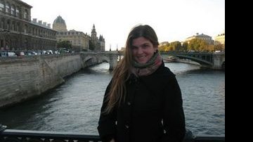Cristiana Oliveira em Paris - Reprodução / BlogLog