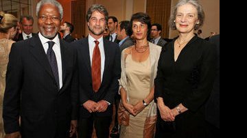 Kofi Annan com D. João de Orleans e Bragança, Beatriz Cardoso e a mulher, Nane. - GUTO COSTA