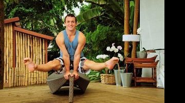 Na Ilha de CARAS, Diego dá demonstração de sua elasticidade e equilíbrio. - RENATO VELASCO/RENATO M. VELASCO COM E FOTOG.